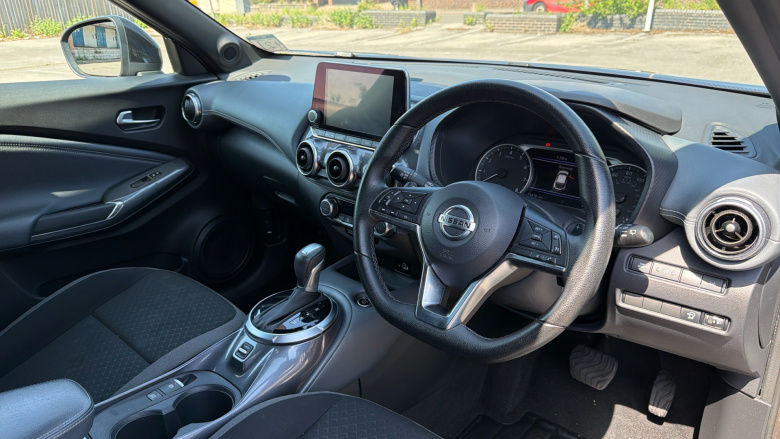 Nissan Juke 1.0 DiG-T 114 N-Connecta 5dr DCT Petrol Hatchback
